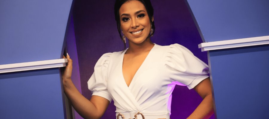 Y una morena desde Balancán llega a XEVT