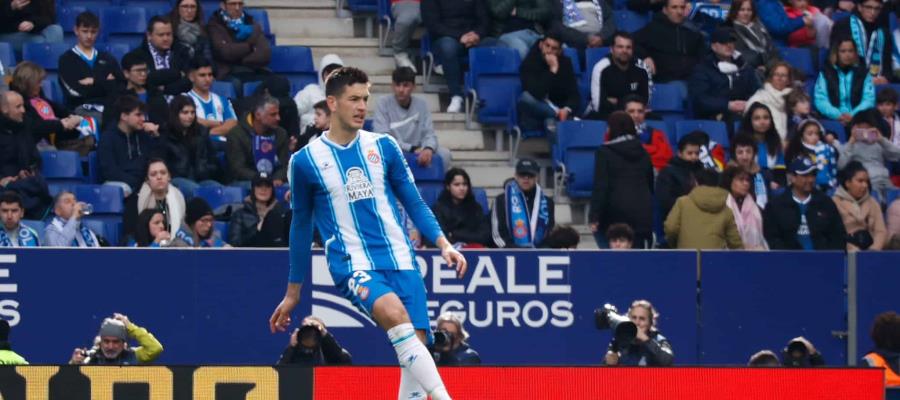 César Montes es buscado en la Premier League por el Wolverhampton y el Nottingham Forest