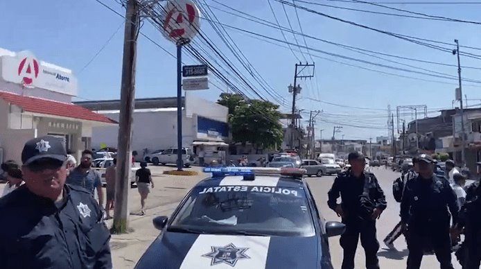 Sancionará Almotab a pochis de Tierra Colorada que quemaron sillón y cerraron la vía Sancionará Almotab a pochis de Tierra Colorada que quemaron sillón y cerraron la vía
