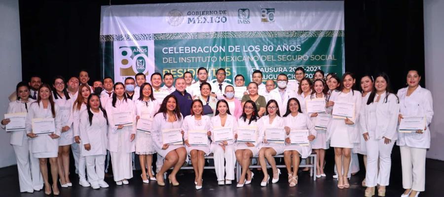 Con 37 nuevos médicos especialistas, refuerza IMSS sistema de salud en Tabasco