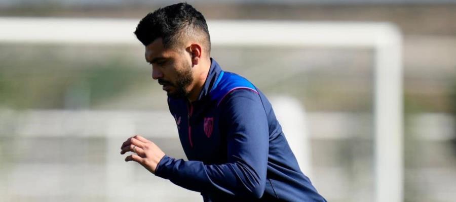 “Tecatito” Corona reaparece en convocatoria del Sevilla, luego de 7 meses fuera