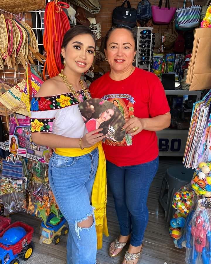 ¡La embajaduría! Con tamborileros y su porra, Comalcalco recorre el mercado 27 de Octubre ¡La embajaduría! Con tamborileros y su porra, Comalcalco recorre el mercado 27 de Octubre