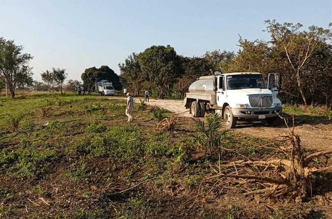 Vende Tabasco las primeras pipas con agua tratada para uso agrícola