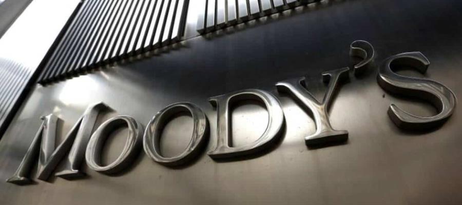 Moody’s reduce de estable a negativa perspectiva de sistema bancario de EE.UU.