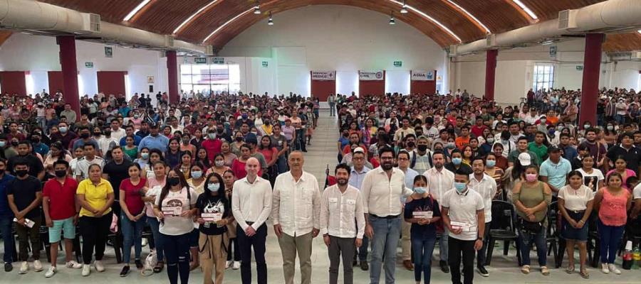 Gobernador de Tabasco insta a jóvenes a no doblegarse ante tentaciones del vicio y ocio