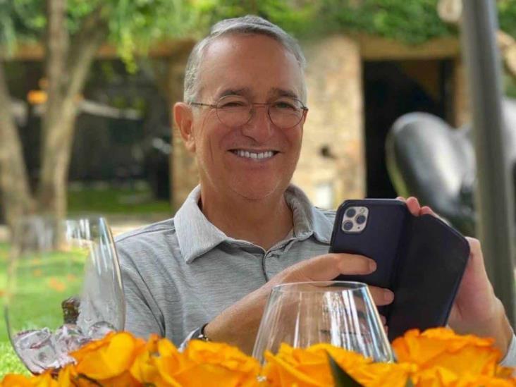 Presume Ricardo Salinas que palabra “Gobiernicola” fue registrada a su nombre y planea vender productos