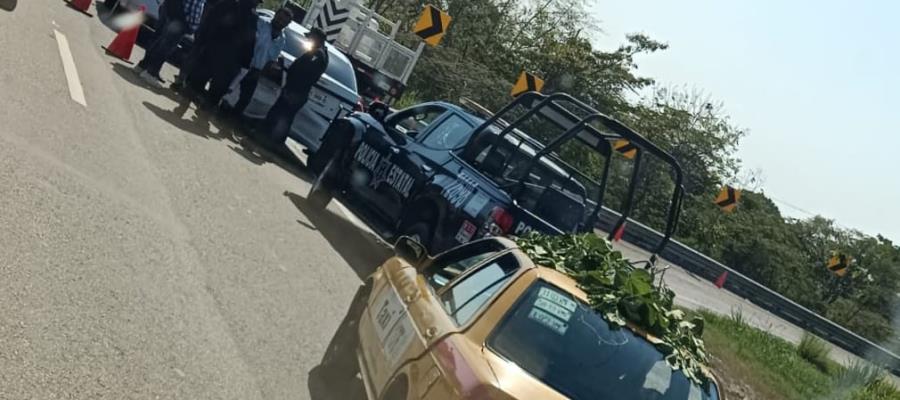 ¡No controló la velocidad! Taxista choca en la Villahermosa-Frontera