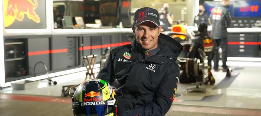 Checo Pérez pide ayuda para diseñar su casco para el GP de México Checo Pérez pide ayuda para diseñar su casco para el GP de México