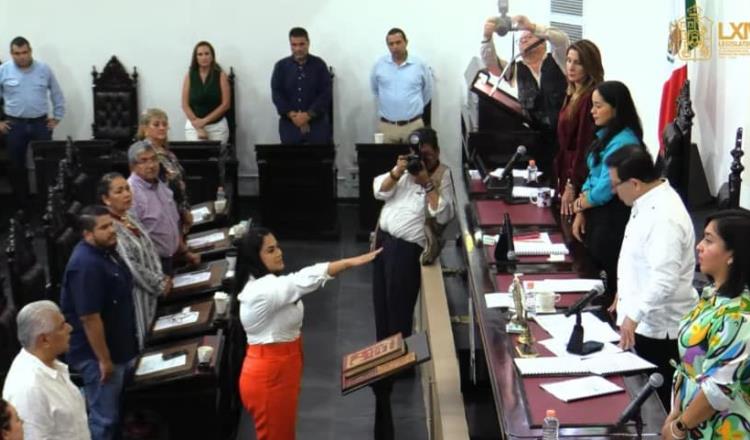 Toma protesta Fanny Vargas, tras licencia otorgada por Congreso a Casilda 