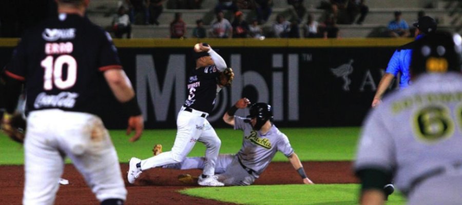 Tigres de QR se agenció su primera serie de la temporada 2023 al vencer a Pericos 7-1