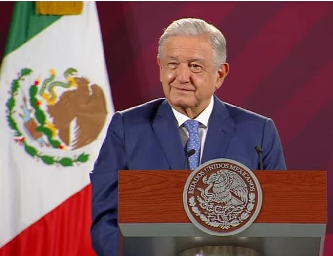 “Voy a cobrar derechos de autor”: AMLO sobre uso de encuestas en la oposición para definir candidatos