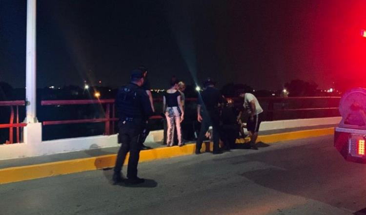 Policía de Tamaulipas evita suicidio de una joven; se quería tirar de un puente