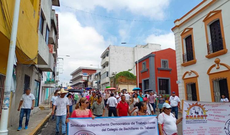 Burócratas que exigen jubilación “digna” vuelven a marchar en Villahermosa