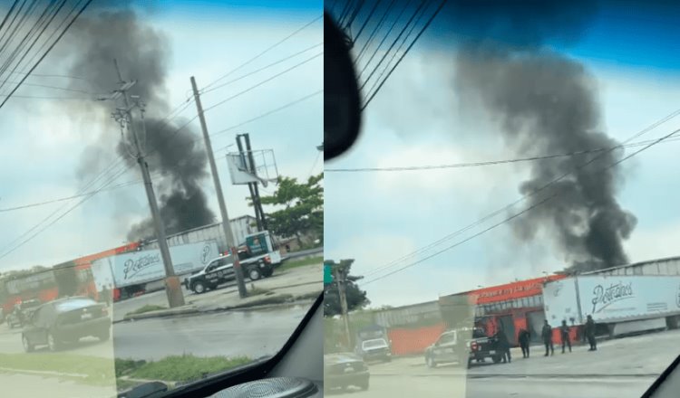 Vuelve a incendiarse bodega de paquetería Potosinos en Periférico