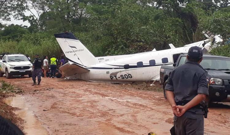 Mueren 14 personas tras desplomarse avioneta en Brasil