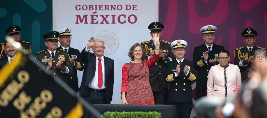 Reconoce AMLO a Fuerzas Armadas tras conmemorar el 213 aniversario del inicio de la Independencia 