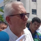 Por ganar pasaje, chofer de combi atropella a mujer en el Pino Suárez Por ganar pasaje, chofer de combi atropella a mujer en el Pino Suárez