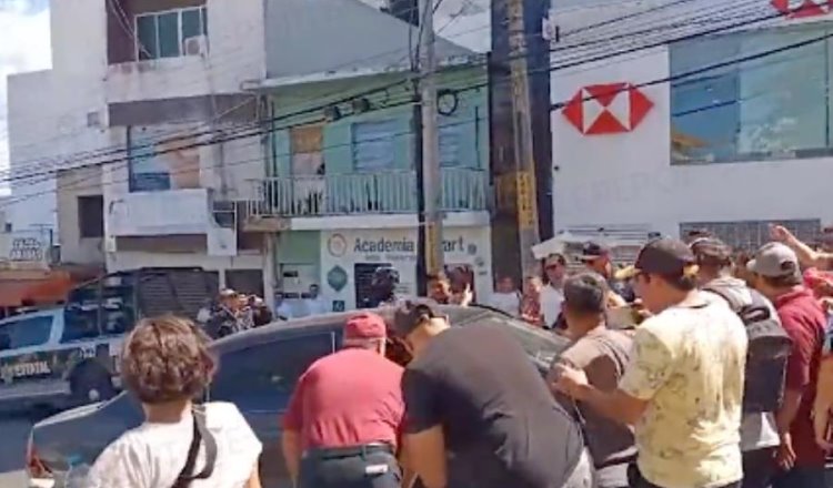 Coalición por Tabasco bloquea avenidas de Villahermosa, exigen jubilaciones al 100%