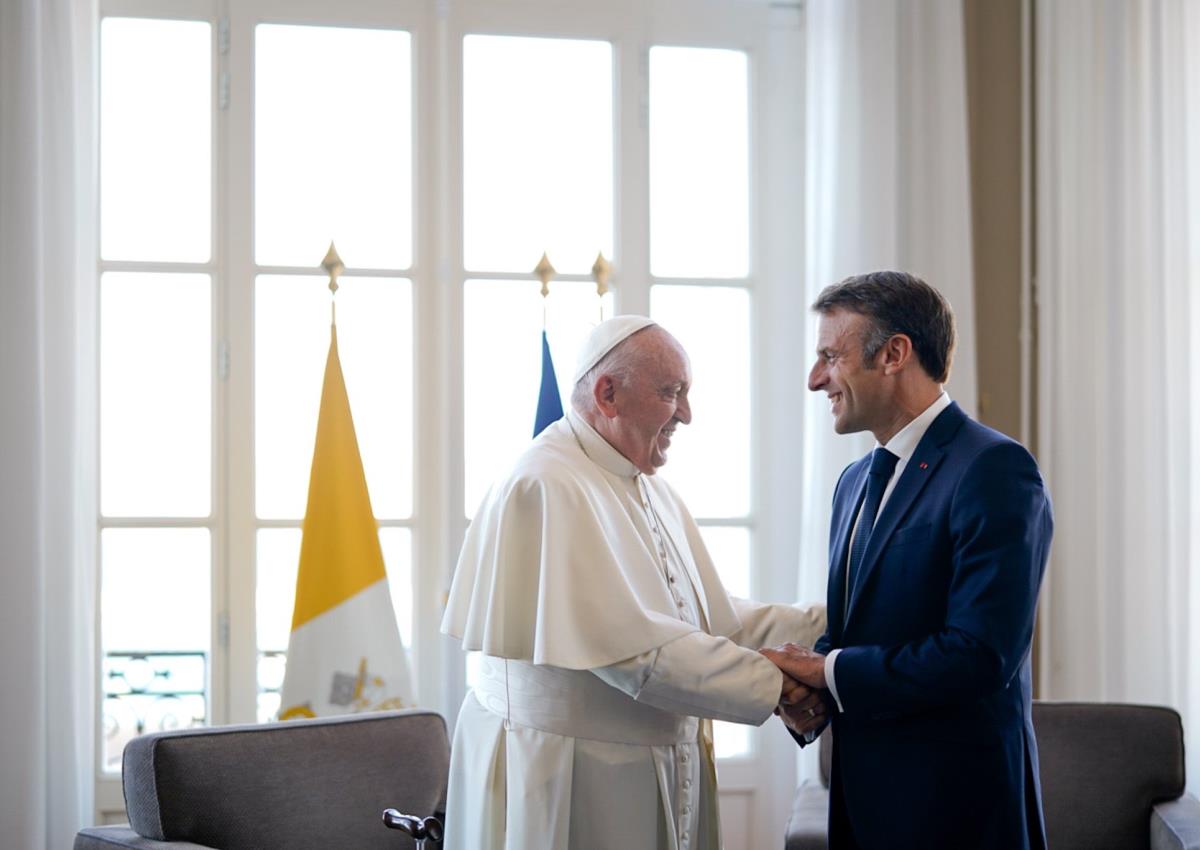 Papa Francisco se reúne con Macron durante viaje apostólico a Marsella