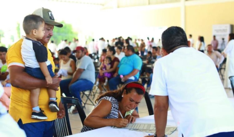 Con Jornada Móvil de Servicios, gobierno estatal y Centro, acercan trámites a ciudadanos de Dos Montes