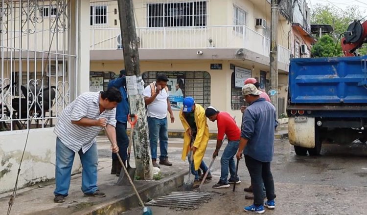 Desazolva SAS 5,356 metros en red de drenaje de 17 localidades