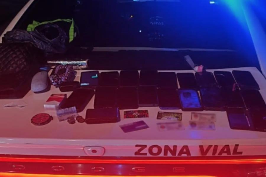 Detenida por robar celulares durante desfile del Día de Muertos en CDMX Detenida por robar celulares durante desfile del Día de Muertos en CDMX