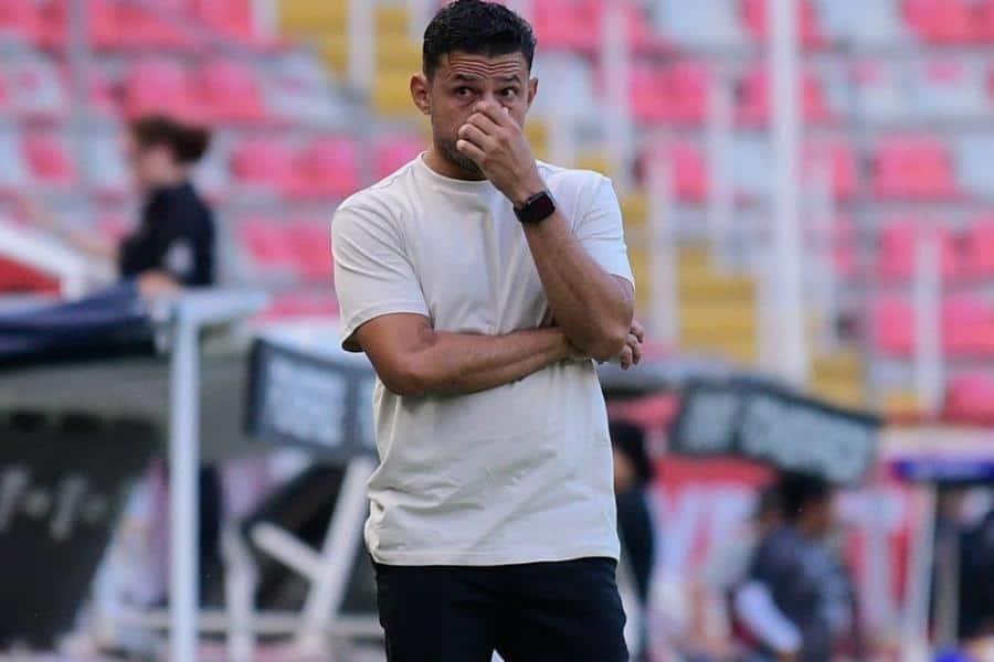 Por misógino y maltrato laboral, denuncian en redes a técnico del Necaxa femenil