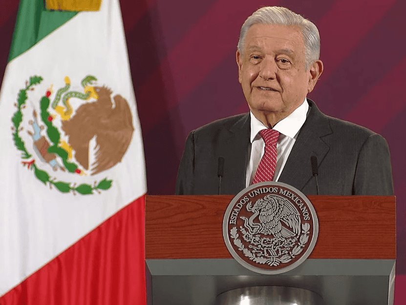 Justifica AMLO por qué no voló en vuelo inaugural de Mexicana