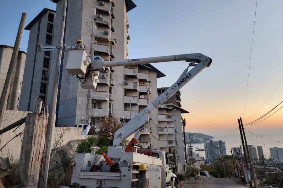 CFE prevé invertir 2 mil mdp para la reconstrucción y tareas de obra mayor en Acapulco