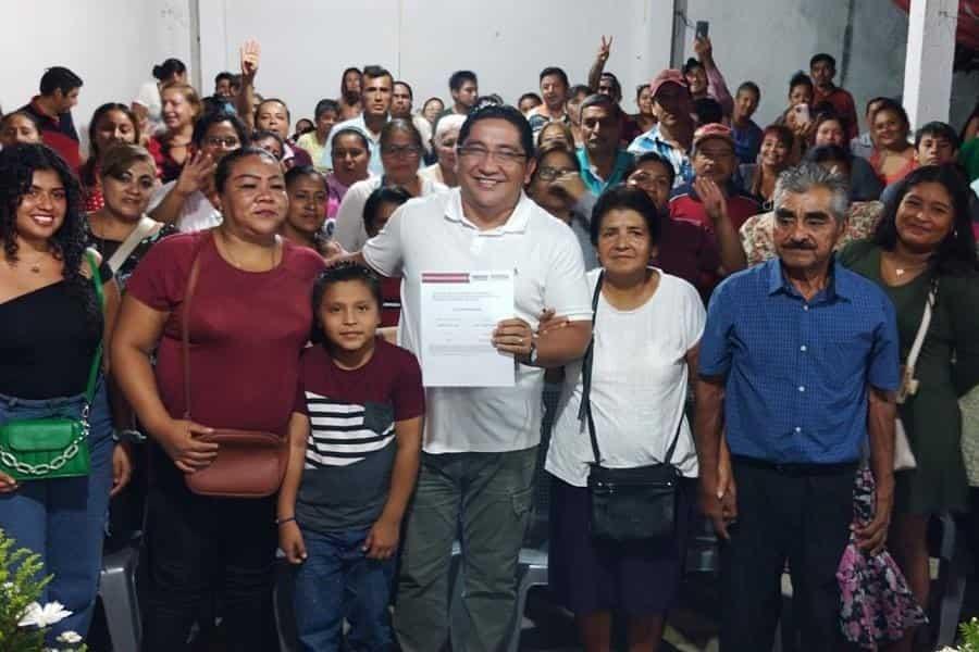 Esposo de Alma Espadas, alcaldesa de Teapa busca sucederla en el cargo