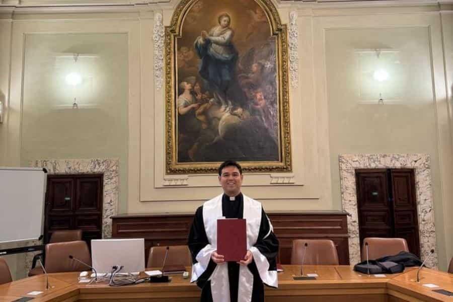 Se gradúa sacerdote de Teapa en universidad de Roma Se gradúa sacerdote de Teapa en universidad de Roma