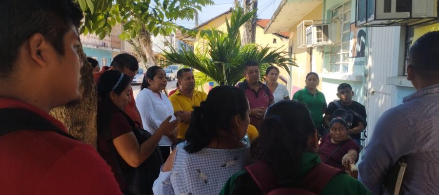 Continúa protesta de maestros de zona indígena Chol de Tacotalpa