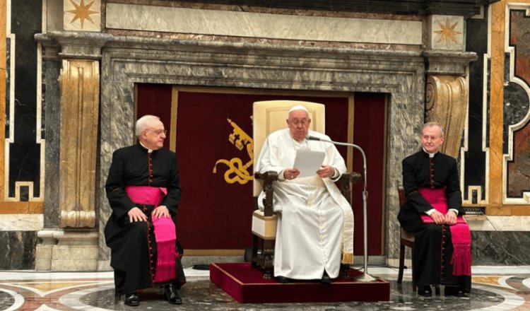 Convoca Papa a no convertir vida espiritual en un mercado