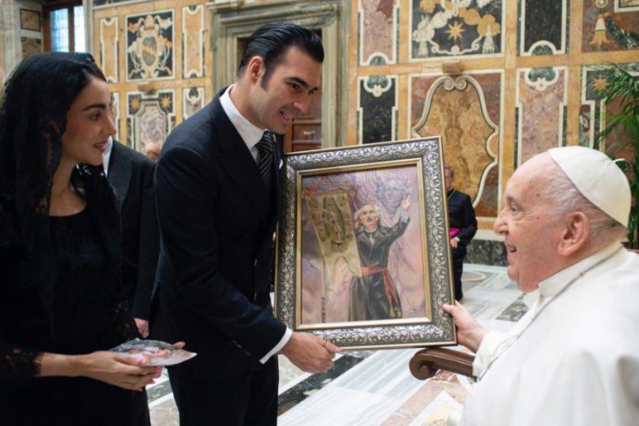 Miguel Torruco Garza visita al Papa en el Vaticano