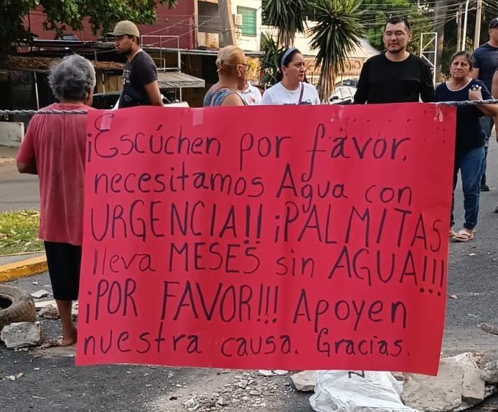 Habitantes de Palmitas cierran Méndez para exigir agua