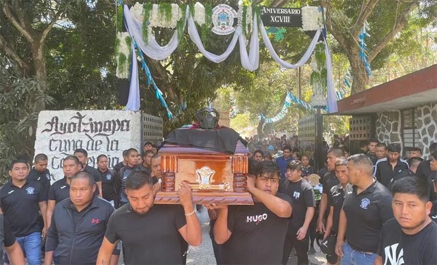 Guerrero entrega a la FGR a 2 policías implicados en asesinato de Yanqui Khotan