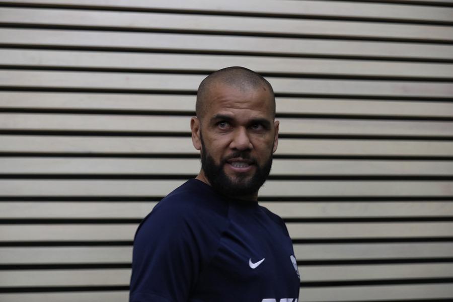 Dani Alves sigue en prisión, no ha depositado millón de euros para quedar en libertad provisional