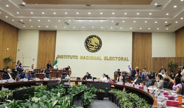 Oposición impugna ante el Tribunal Electoral negativa del INE de suspender Mañaneras