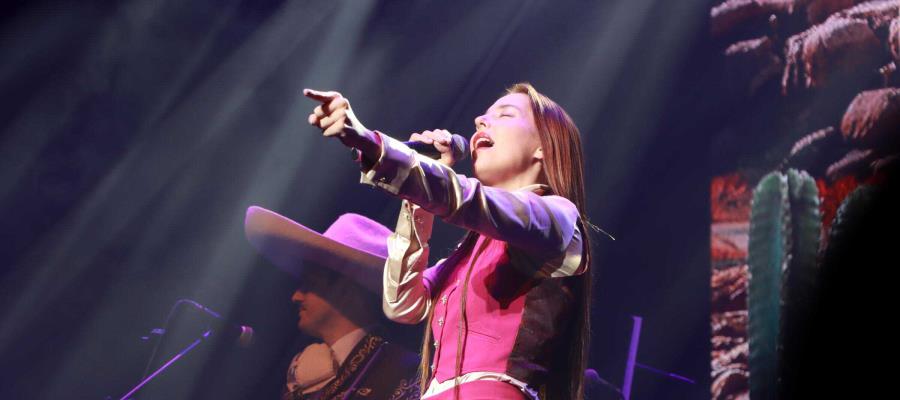 Majo Aguilar en el Teatro del Pueblo y Centro el anfitrión de la Feria Tabasco