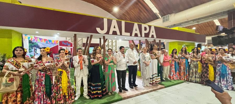 Destaca Jalapa riquezas productivas, artesanales y gastronómicas en su stand de la Feria