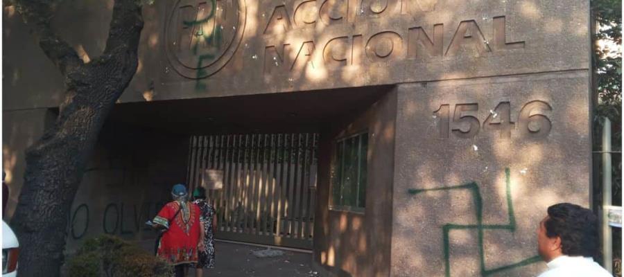 Sindicato de Electricistas vandalizan sede del PAN Sindicato de Electricistas vandalizan sede del PAN