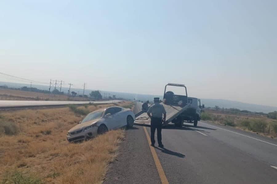 Abandonan auto volcado que transportaba 50 kilos de marihuana en Zacatecas