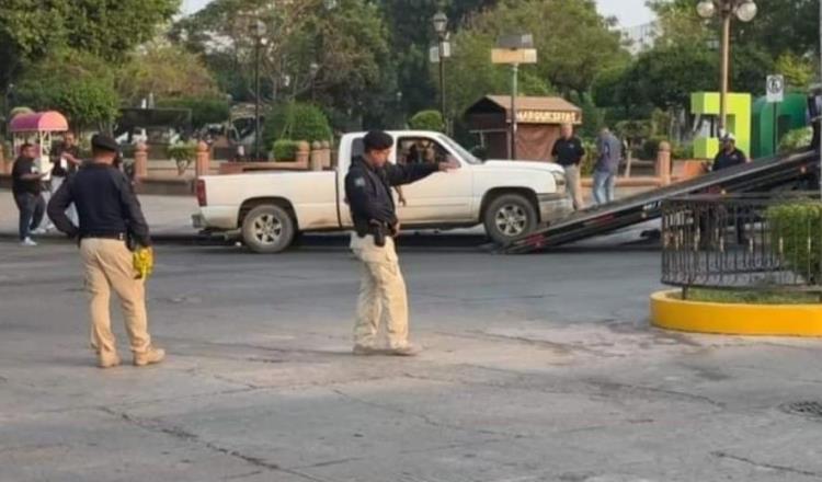 Dejan camioneta con 4 cuerpos en San Luis Potosí