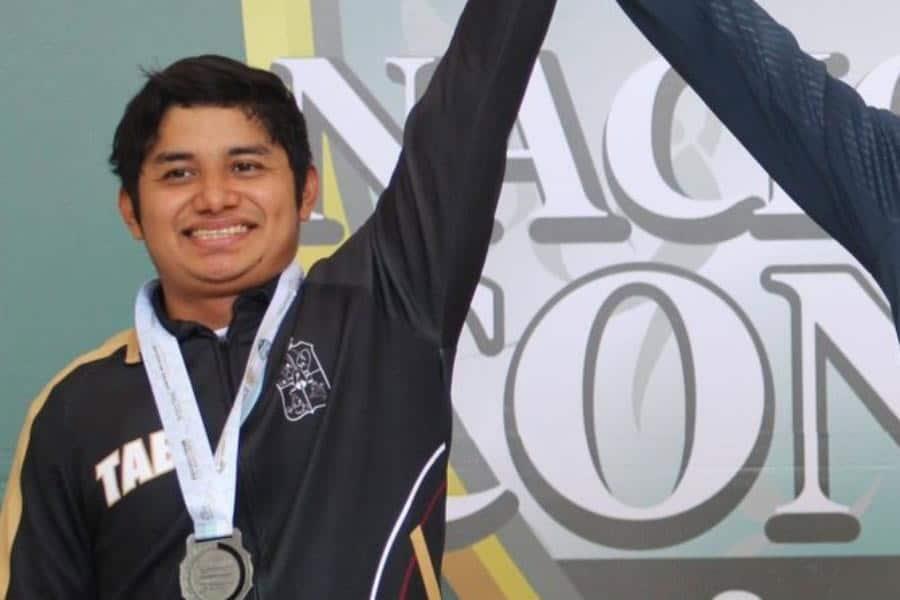 Iván Hernandez gana medalla de plata en Halterofilia en Juegos Conade