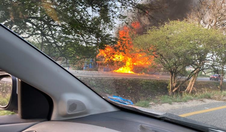 Incendio consume palapa en la Villahermosa – Cárdenas