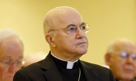 Vaticano imputa a arzobispo Viganò por negar legitimidad del Papa