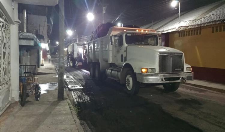 Reconstruye Centro pavimentación del fraccionamiento Lomas de Atasta