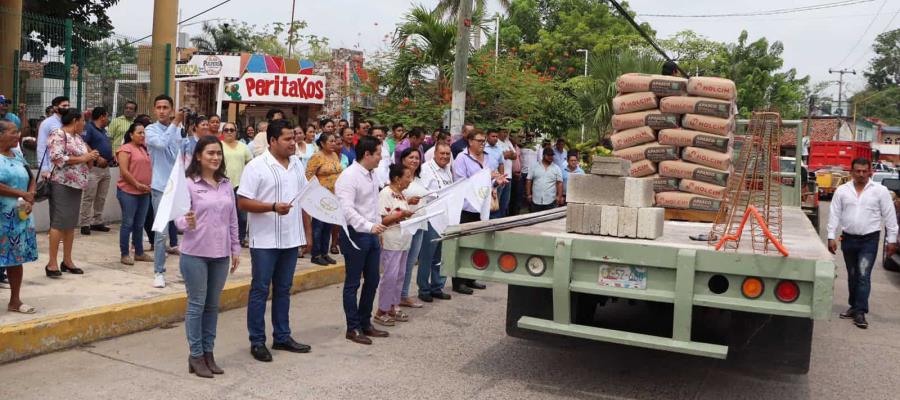 Entrega Chelo Cano Cuartos Dormitorios en Cunduacán Entrega Chelo Cano Cuartos Dormitorios en Cunduacán