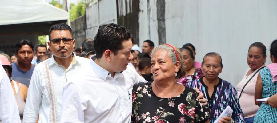 No nos rendimos mientras ustedes nos sigan apoyando, asegura Chelo Cano al entregar pavimentación de calles No nos rendimos mientras ustedes nos sigan apoyando, asegura Chelo Cano al entregar pavimentación de calles