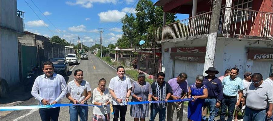 Poblado 11 de Febrero de Cunduacán estrena camino de mil metros lineales
